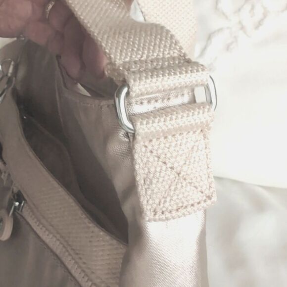 Kipling- New Angie Metallic Glow Crossbody Travel Bag NWOT - Picture 15 of 16